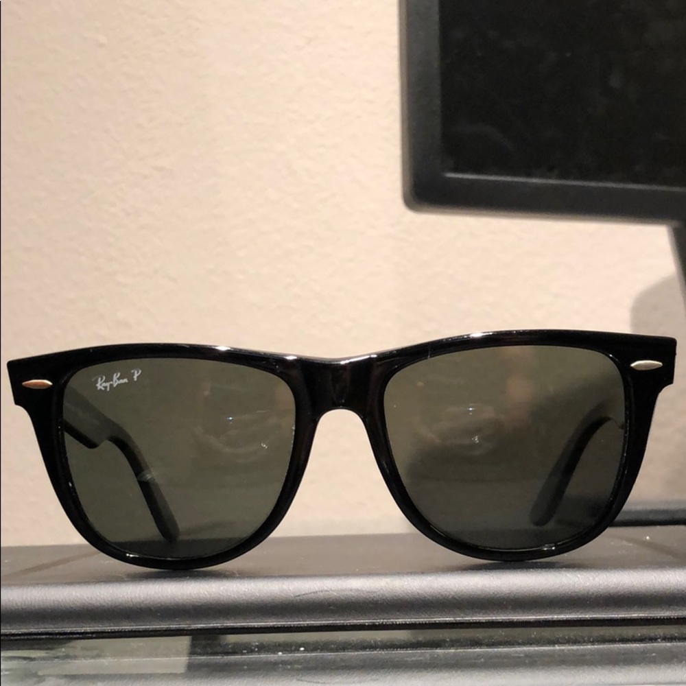 Ray-Ban Wayfarer 2140 Sunglasses - Polarized